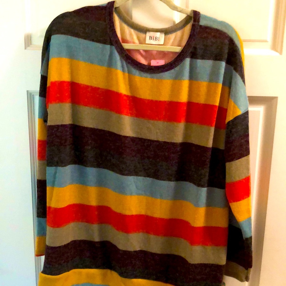 Ladies sweater. Light weight, perfect for Fall